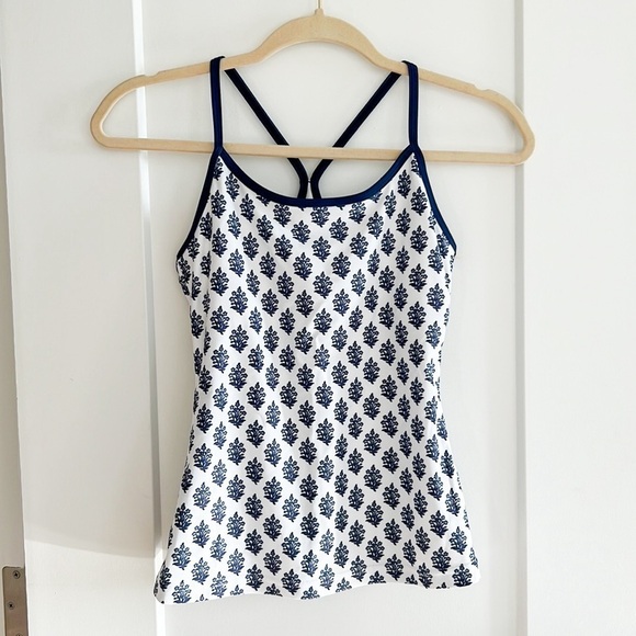 smith & quinn Tops - Smith & Quinn Blue & White Athletic Top